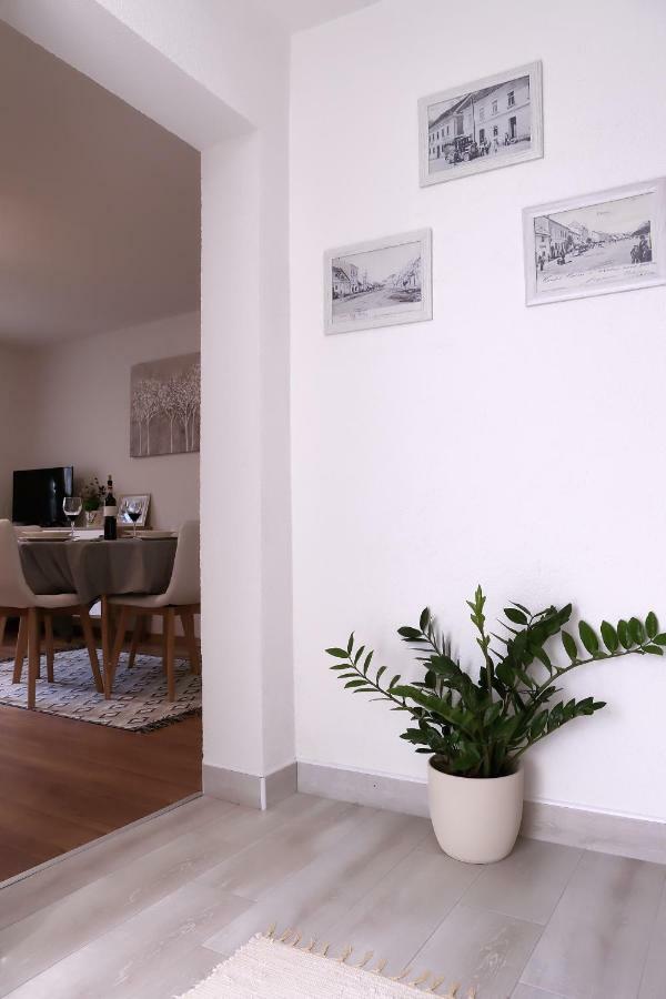 Apartman Sofia โอโทชาส ภายนอก รูปภาพ