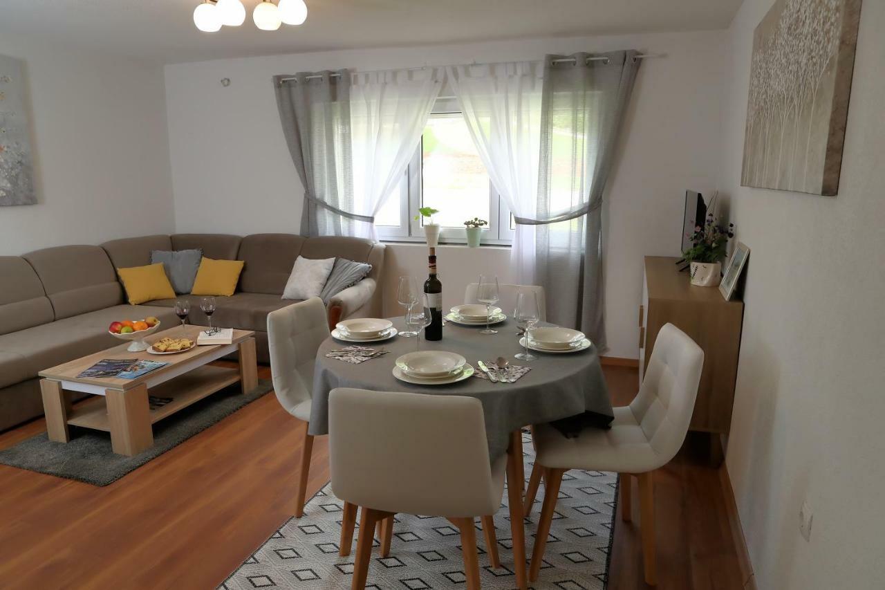 Apartman Sofia โอโทชาส ภายนอก รูปภาพ