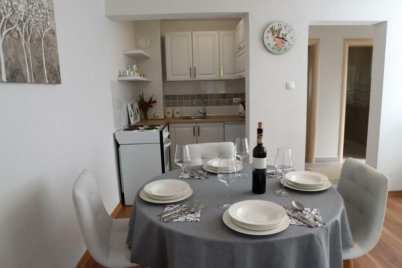 Apartman Sofia โอโทชาส ภายนอก รูปภาพ